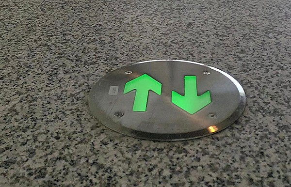 煙霧對(duì)智能疏散指示系統(tǒng)的運(yùn)行有何影響？